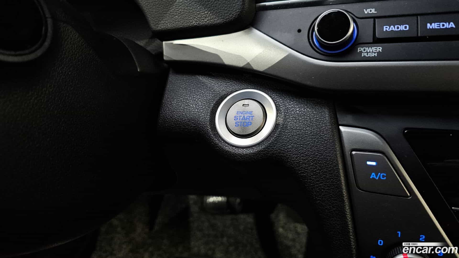 AVANTE Hyundai 2018.7-OPTION-040