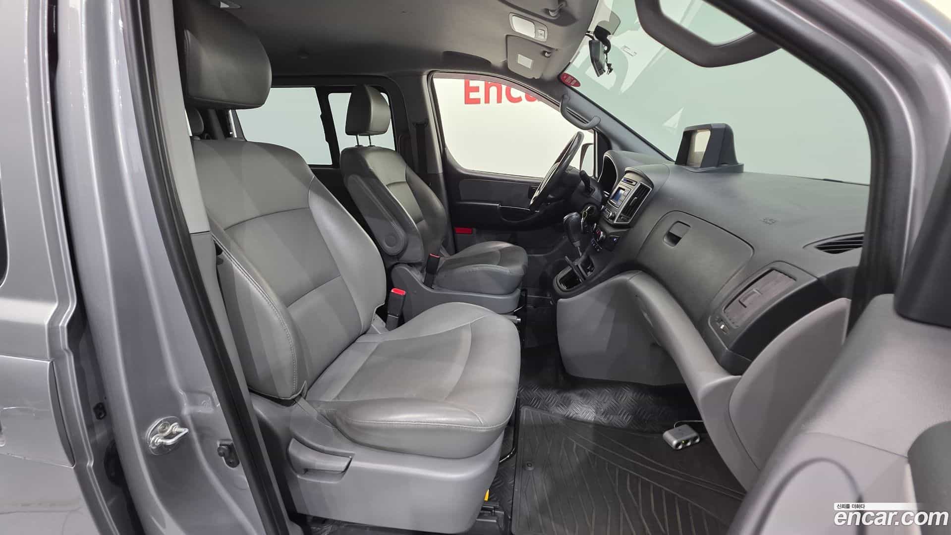 Starex Hyundai 2019.6-INNER-010