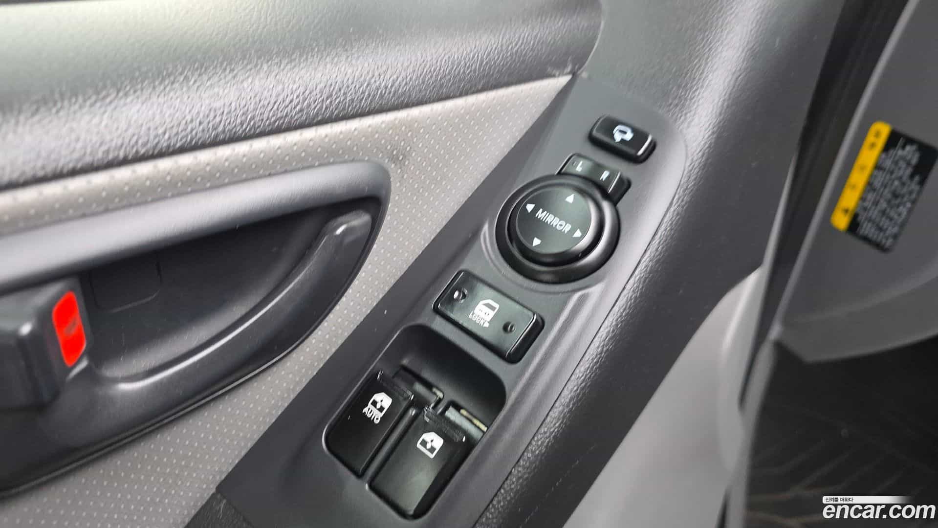 Starex Hyundai 2019.6-OPTION-016