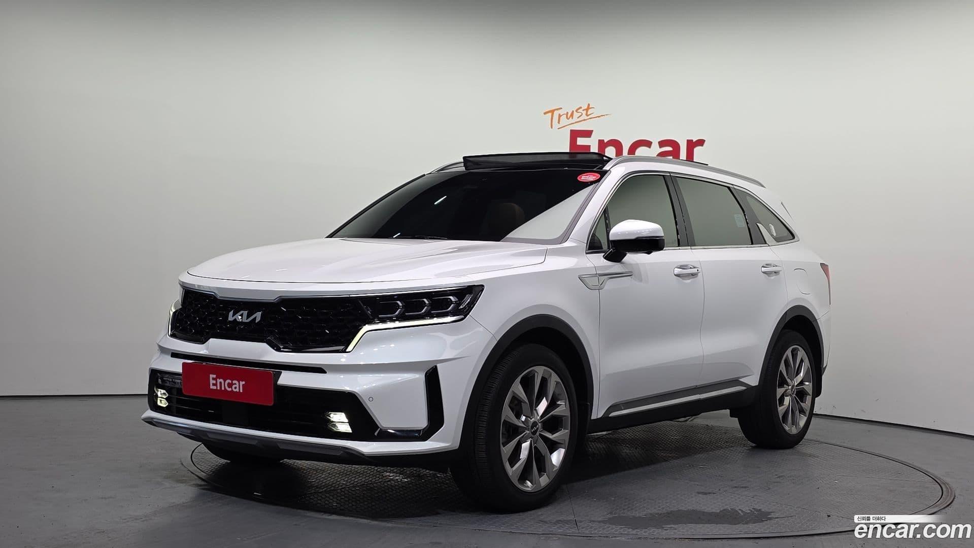 Main__Slider__Photo:Sorento Kia 2023.5-0