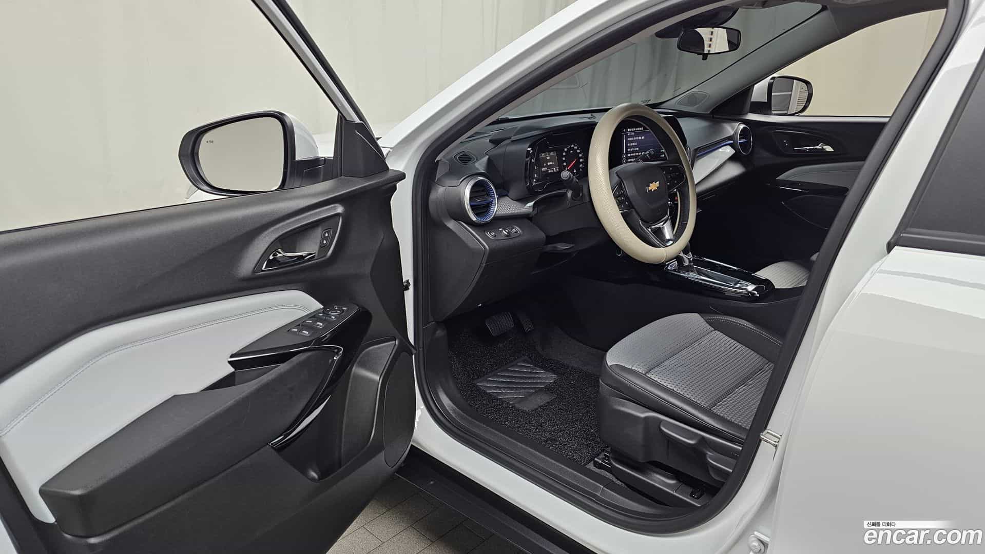 Trax Chevrolet 2023.7-INNER-010
