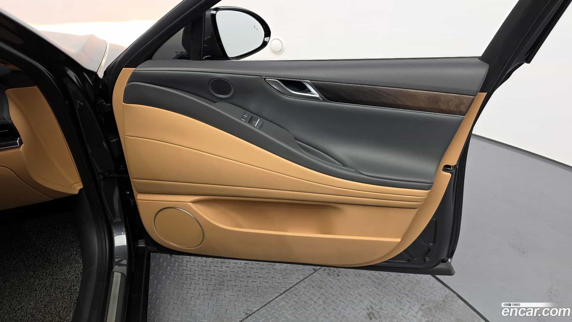 G80 Genesis 2020.4-INNER-035