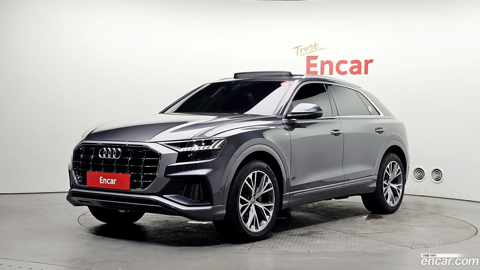 Main__Slider__Photo:Q8 Audi 2021.6-0