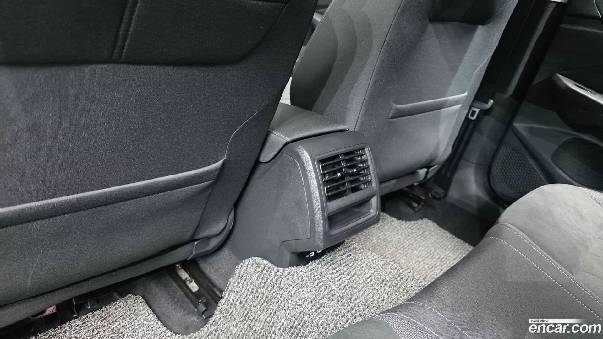 Golf Volkswagen 2022.1-OPTION-048