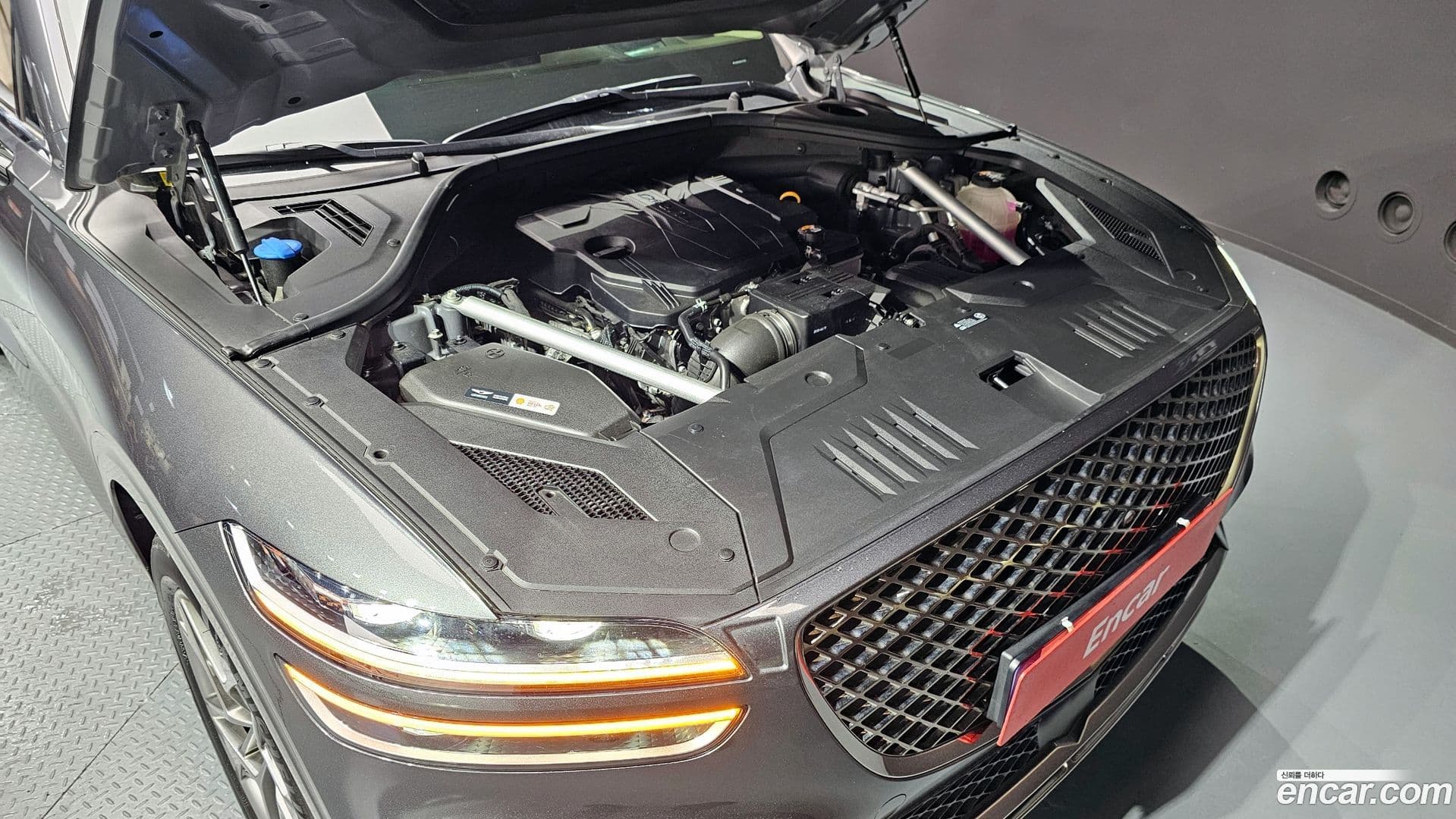 Main__Slider__Photo:GV70 Genesis 2022.4-5