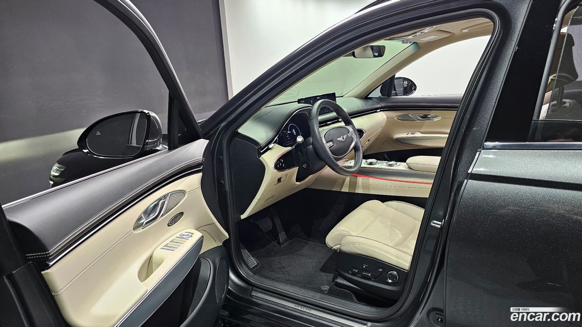 Main__Slider__Photo:GV70 Genesis 2022.4-9