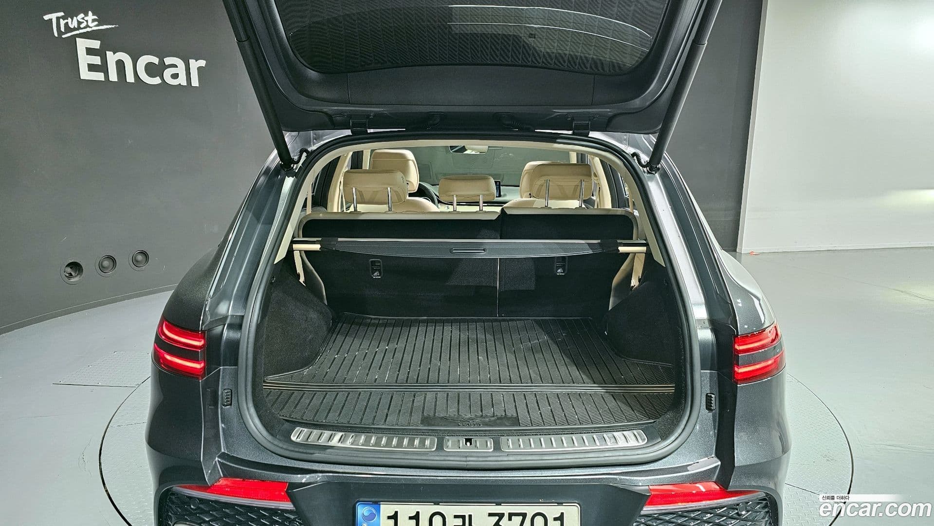 Main__Slider__Photo:GV70 Genesis 2022.4-30