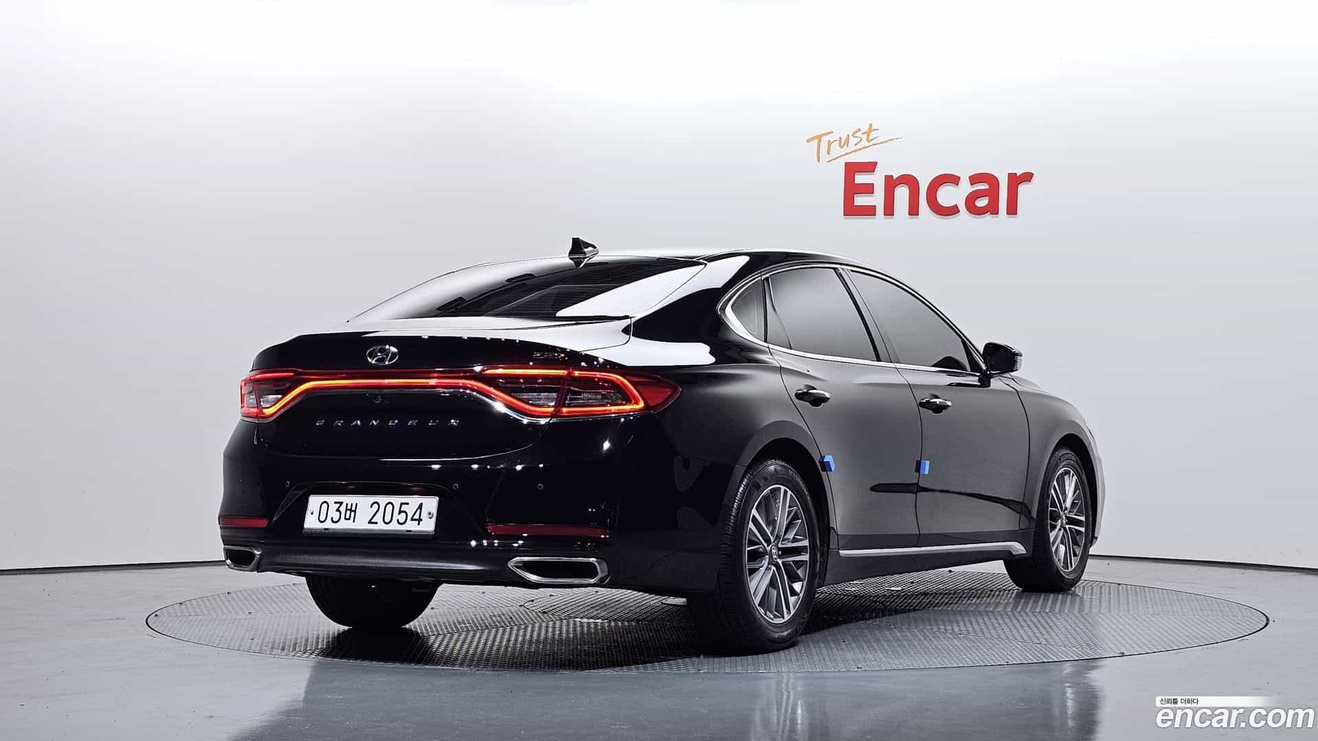 Grandeur Hyundai 2017.9-OUTER-002