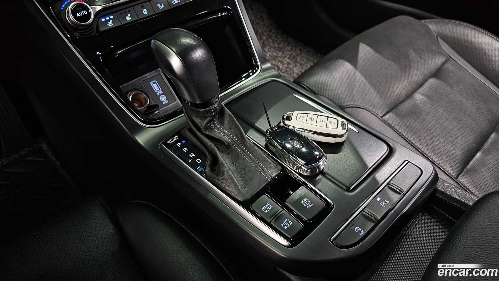 Grandeur Hyundai 2017.9-INNER-009