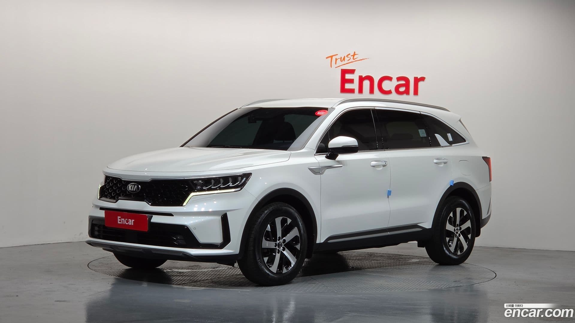 Main__Slider__Photo:Sorento Kia 2021.2-0