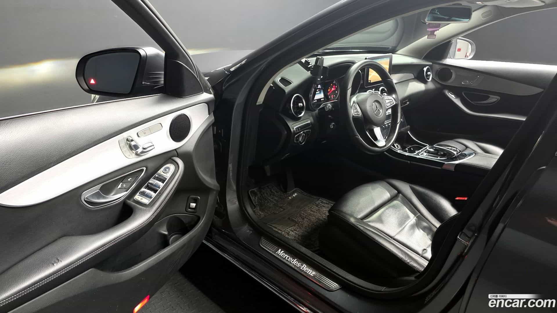 C-Class Mercedes-Benz 2017.4-INNER-010