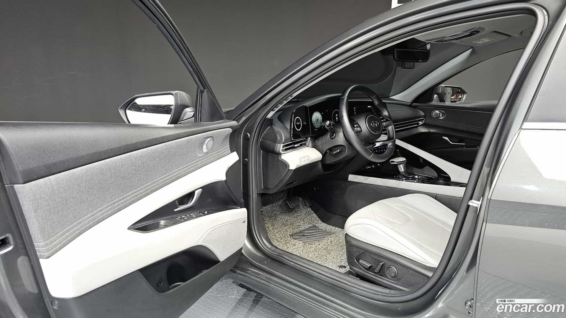 AVANTE Hyundai 2022.2-INNER-010