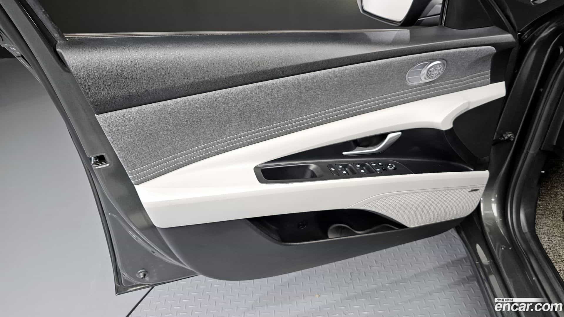 AVANTE Hyundai 2022.2-OPTION-021