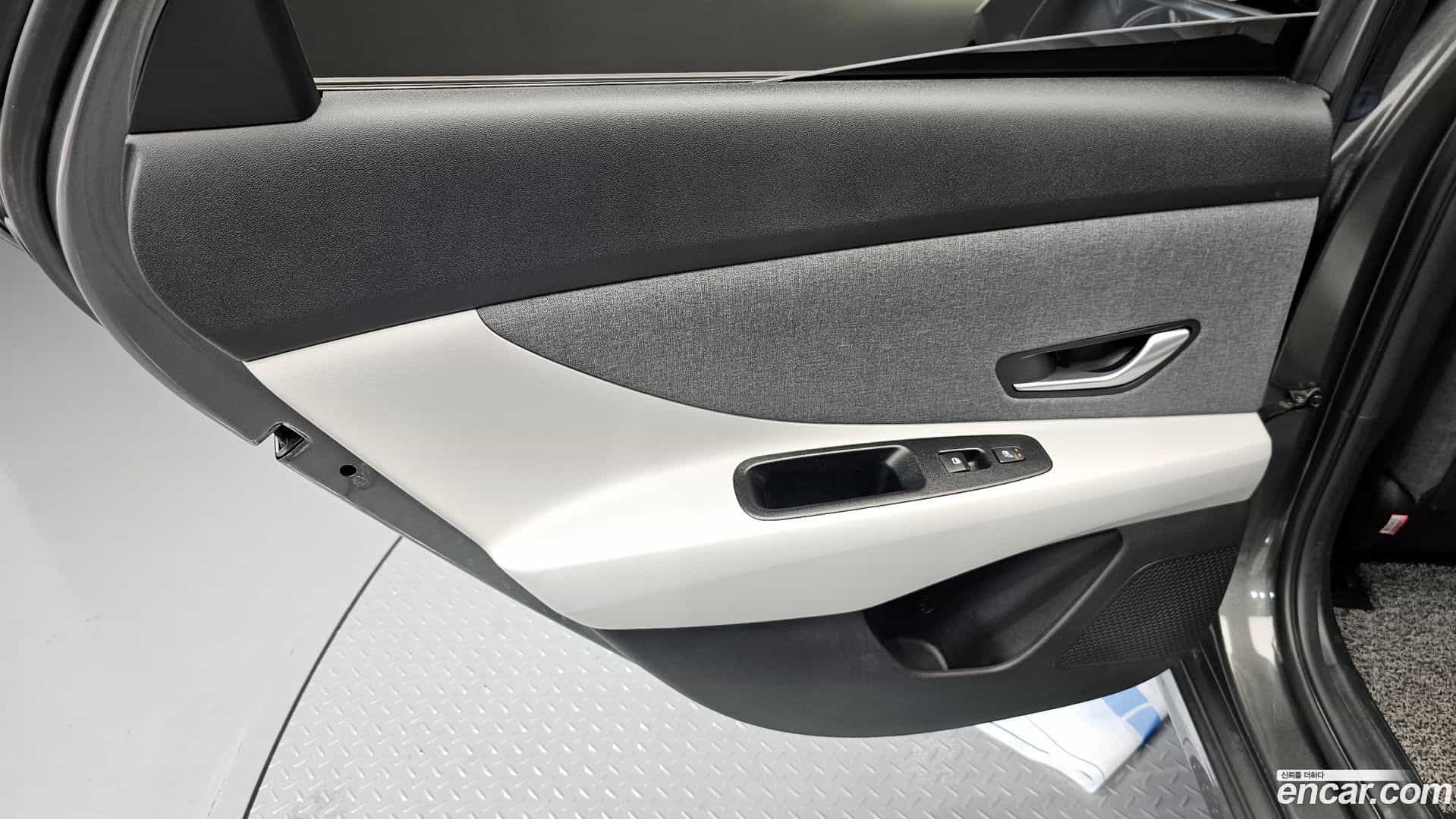 AVANTE Hyundai 2022.2-INNER-035