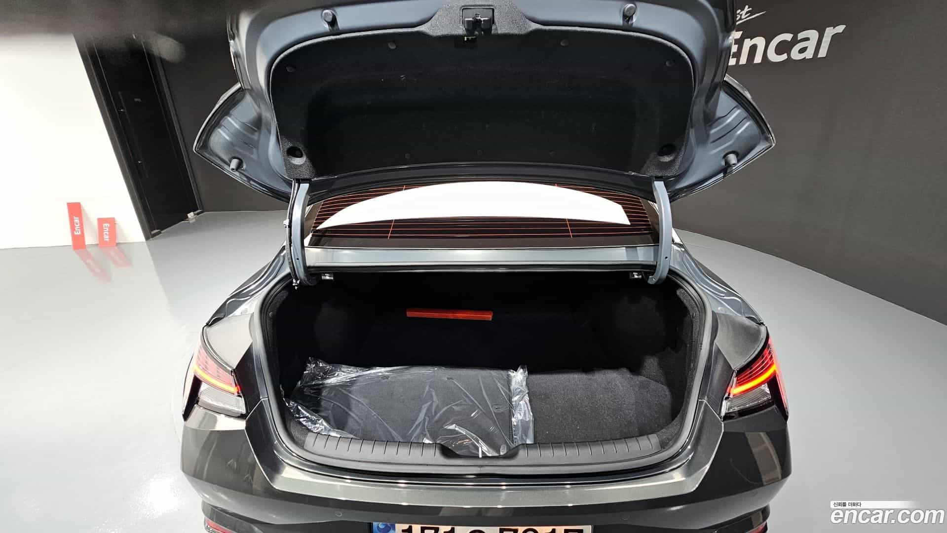 AVANTE Hyundai 2022.2-OPTION-042