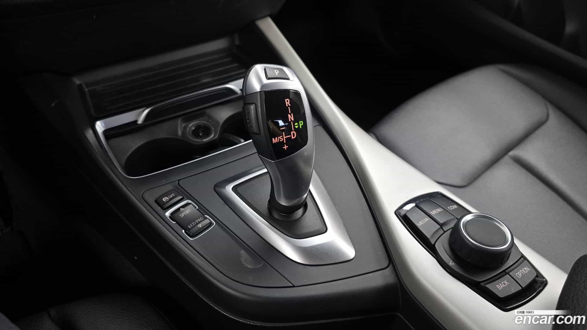 1-Series BMW 2019.5-INNER-009
