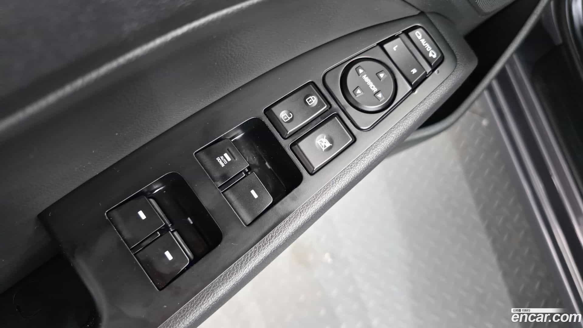 AVANTE Hyundai 2018.9-OPTION-016