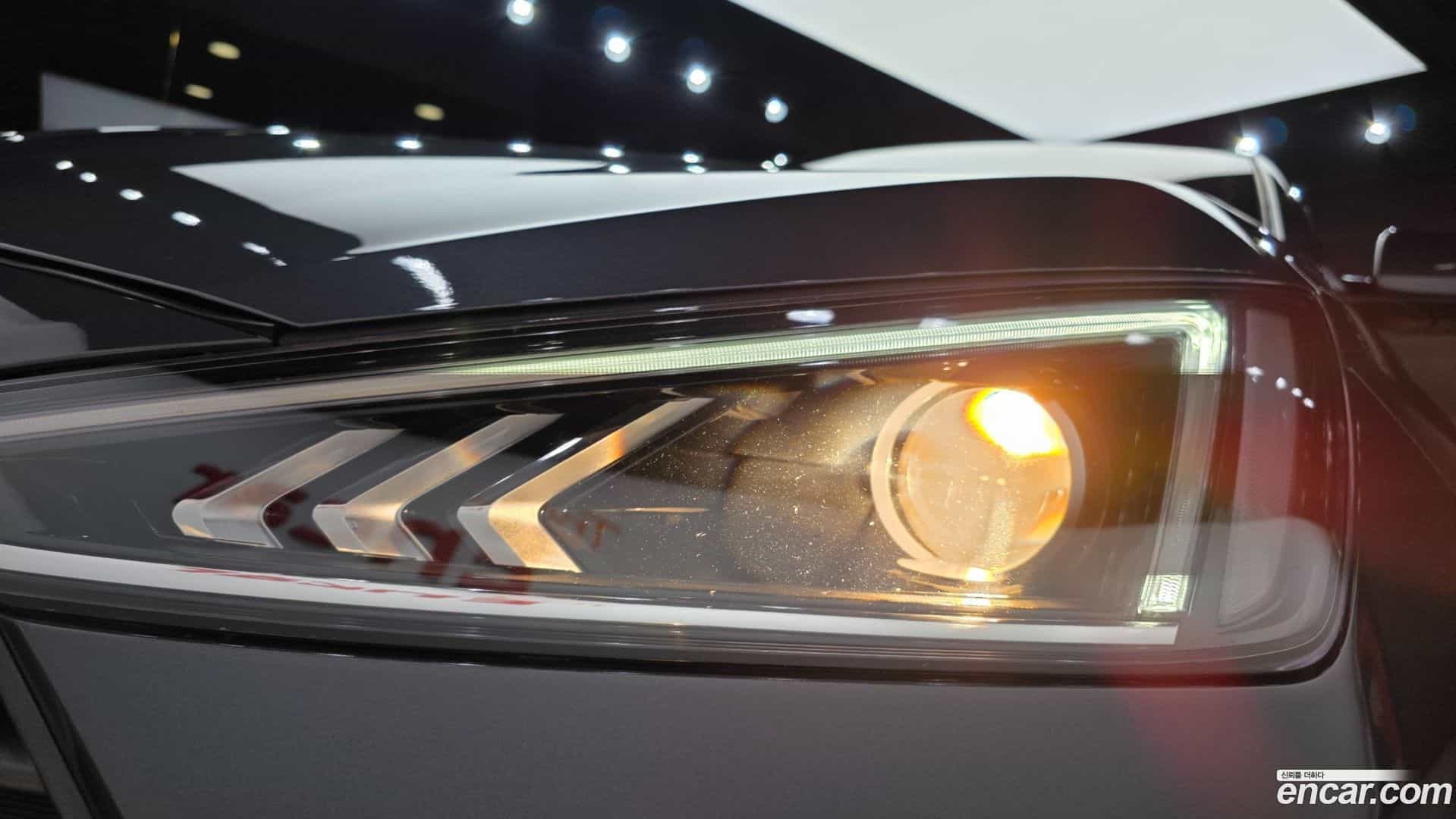 AVANTE Hyundai 2018.9-OUTER-032
