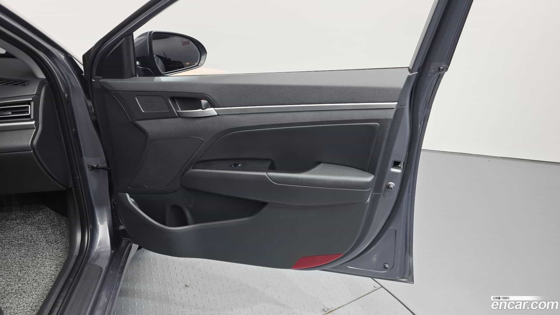 AVANTE Hyundai 2018.9-INNER-034