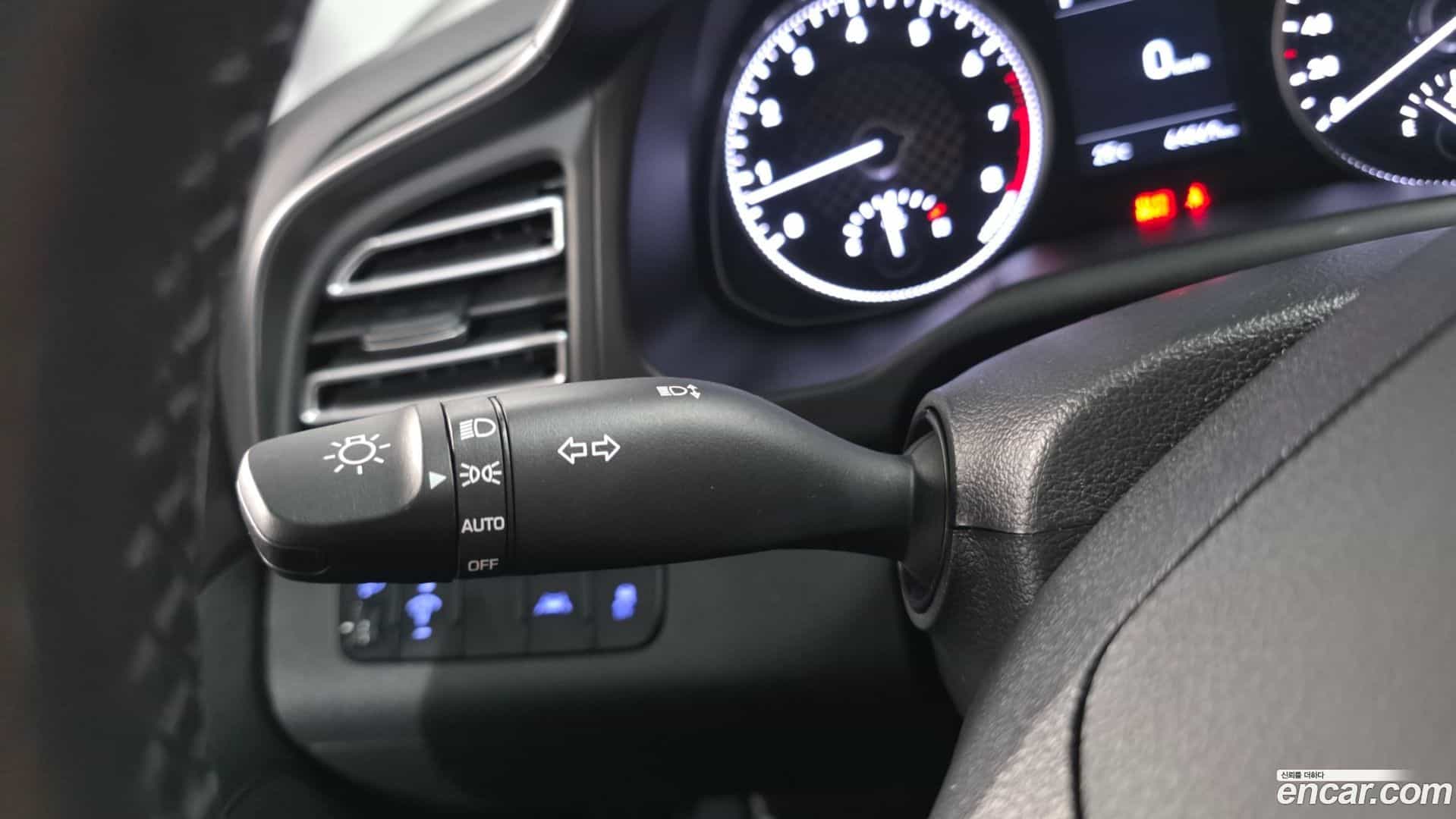 AVANTE Hyundai 2018.9-OPTION-040