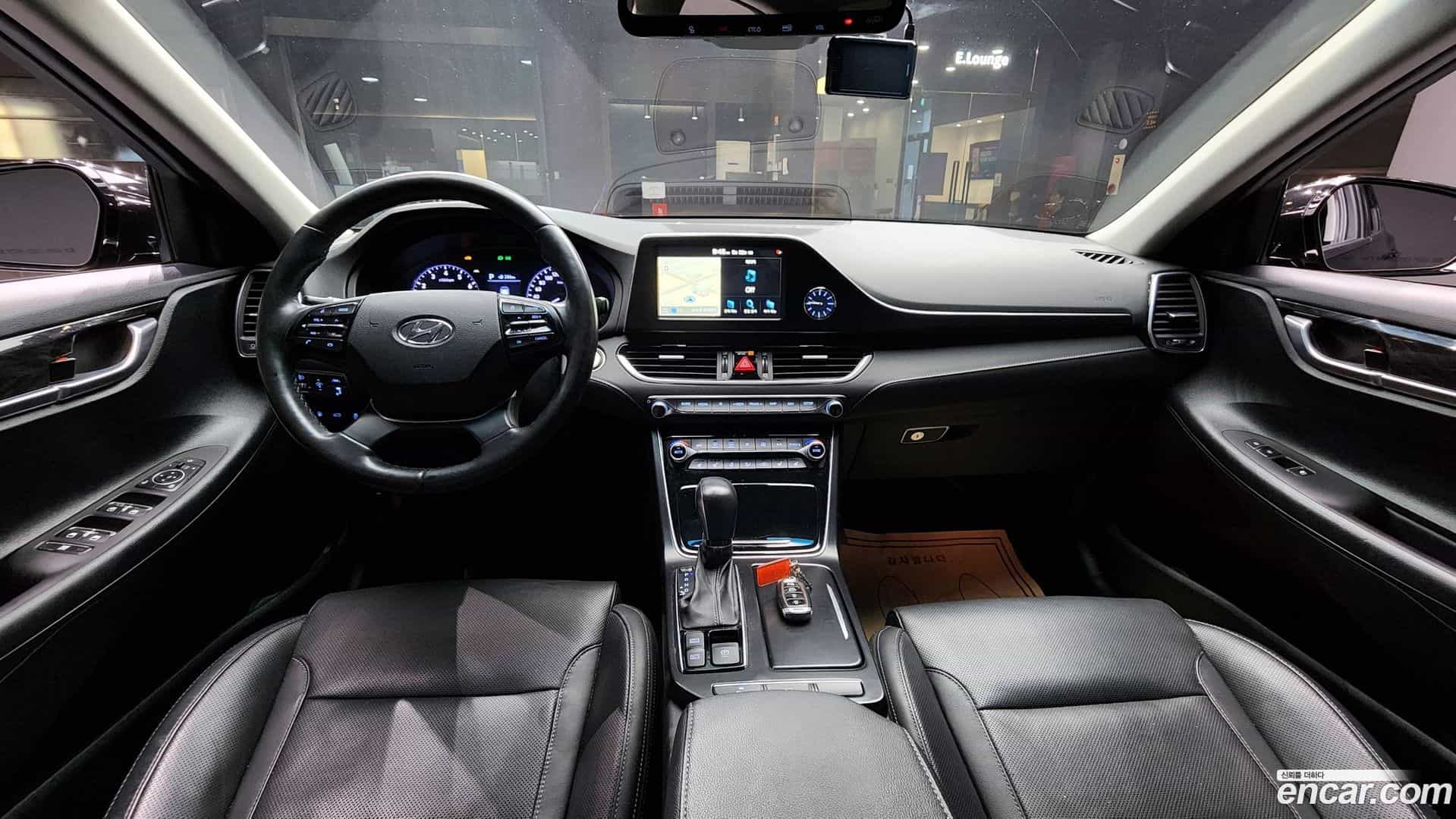 Grandeur Hyundai 2018.10-INNER-007
