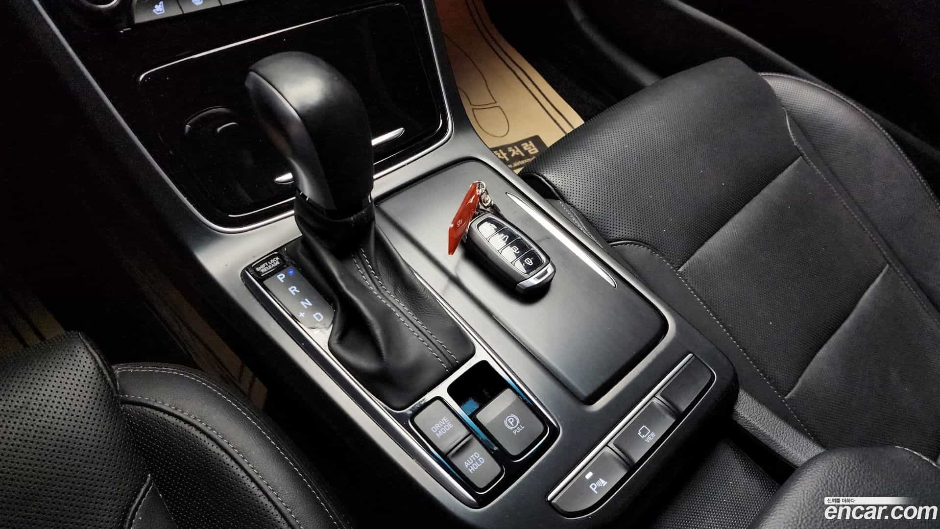 Grandeur Hyundai 2018.10-INNER-009