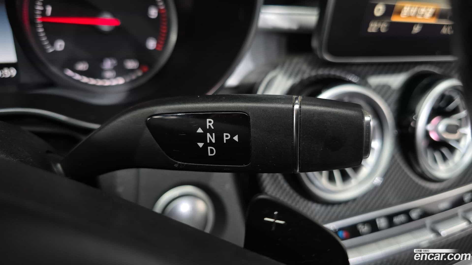 C-Class Mercedes-Benz 2018.3-INNER-009