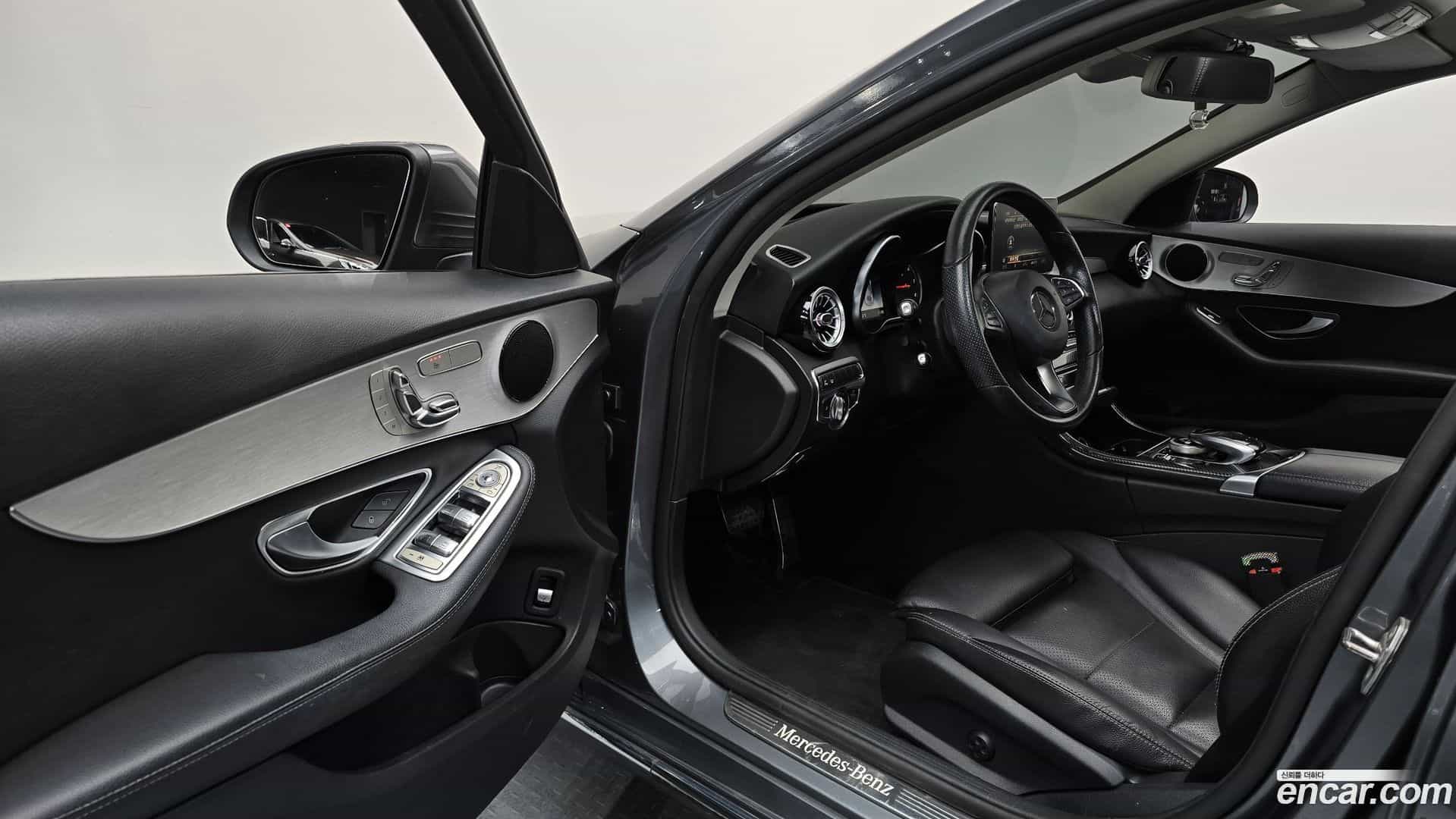 C-Class Mercedes-Benz 2018.3-INNER-010