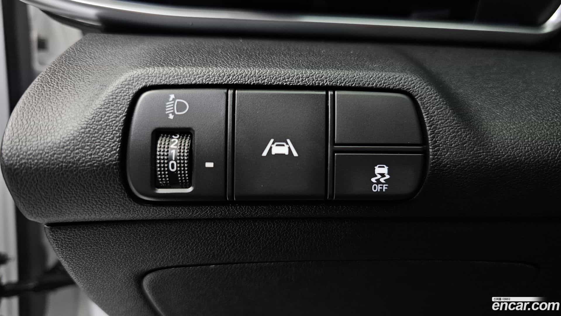 AVANTE Hyundai 2022.11-OPTION-018