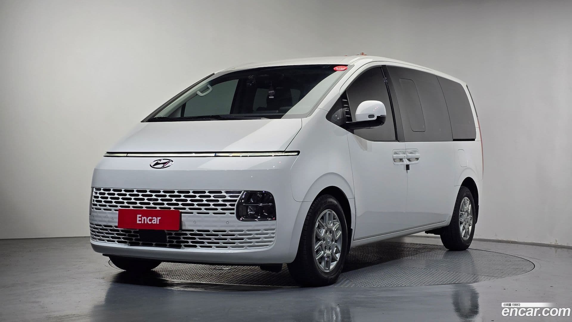 Main__Slider__Photo:Staria Hyundai 2024.1-0
