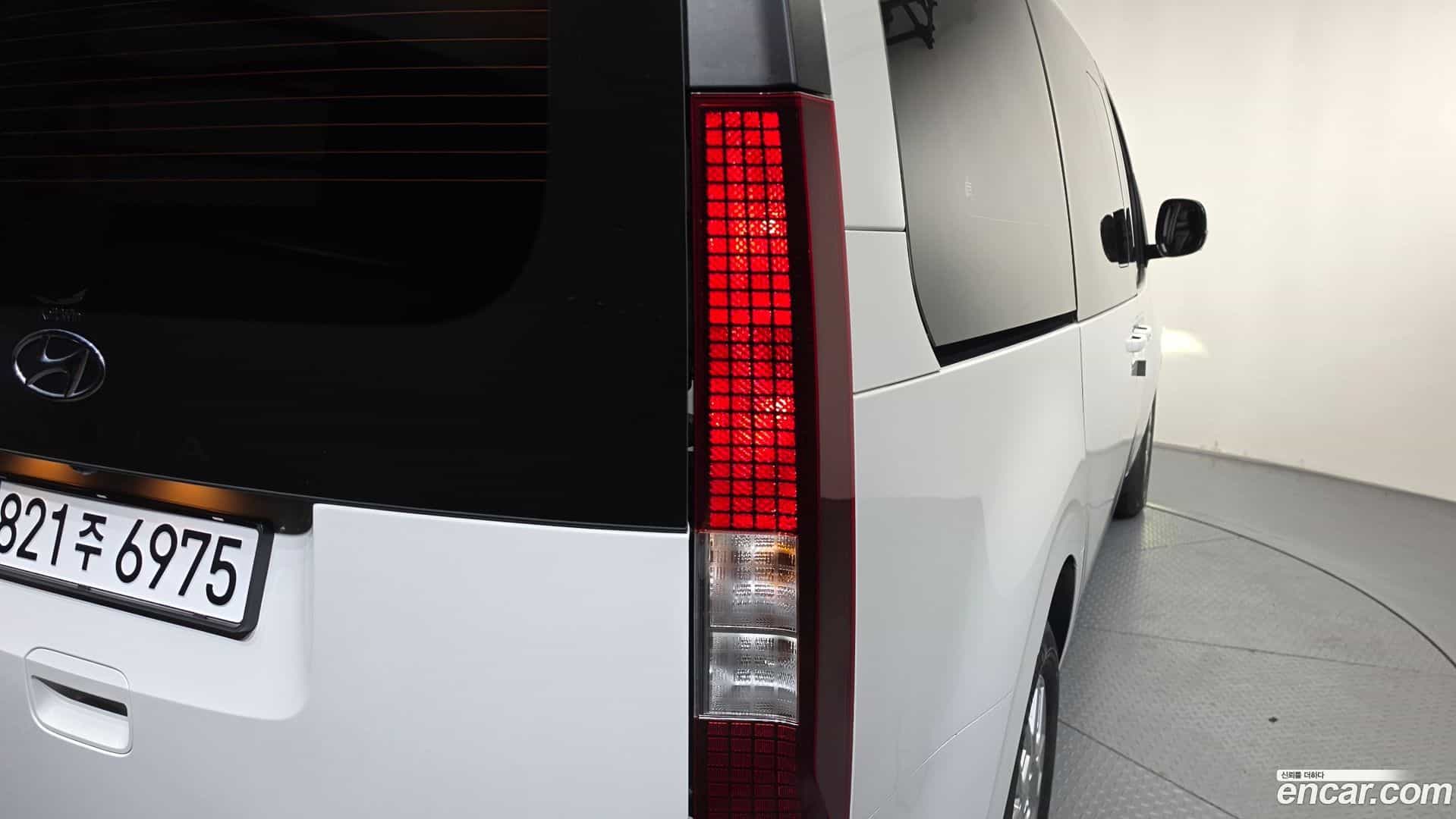 Staria Hyundai 2024.1-OUTER-033