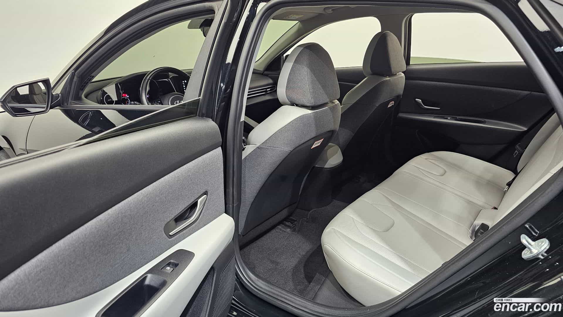 AVANTE Hyundai 2020.11-OPTION-015