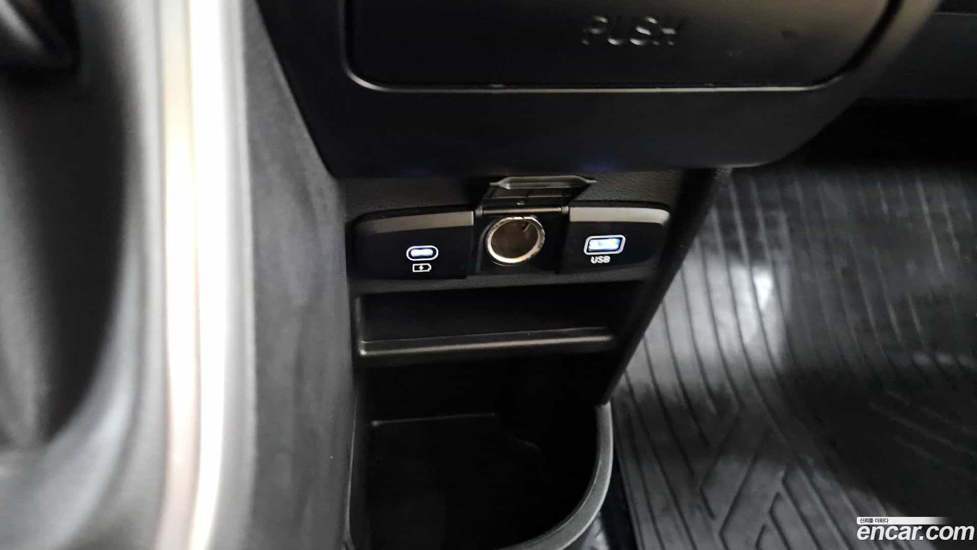 Staria Hyundai 2024.4-OPTION-048