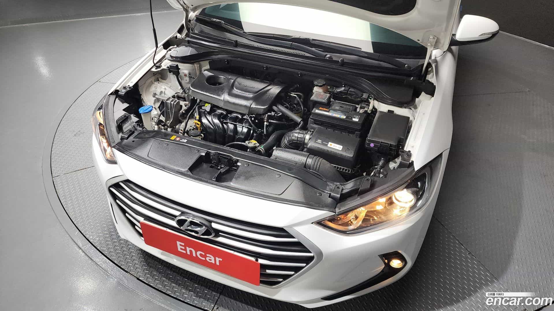 AVANTE Hyundai 2018.6-OUTER-006