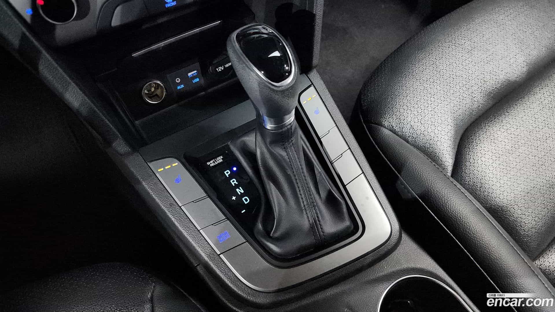 AVANTE Hyundai 2018.6-INNER-009