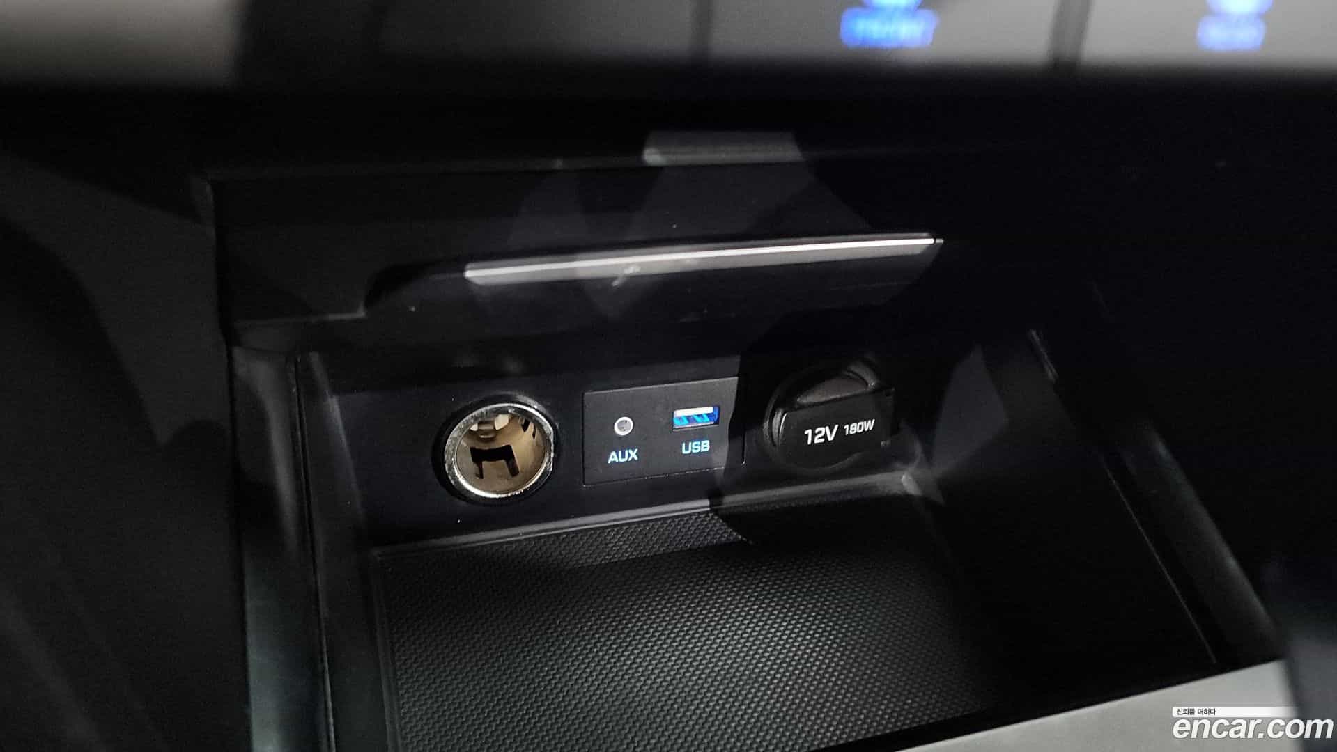 AVANTE Hyundai 2018.6-OPTION-017