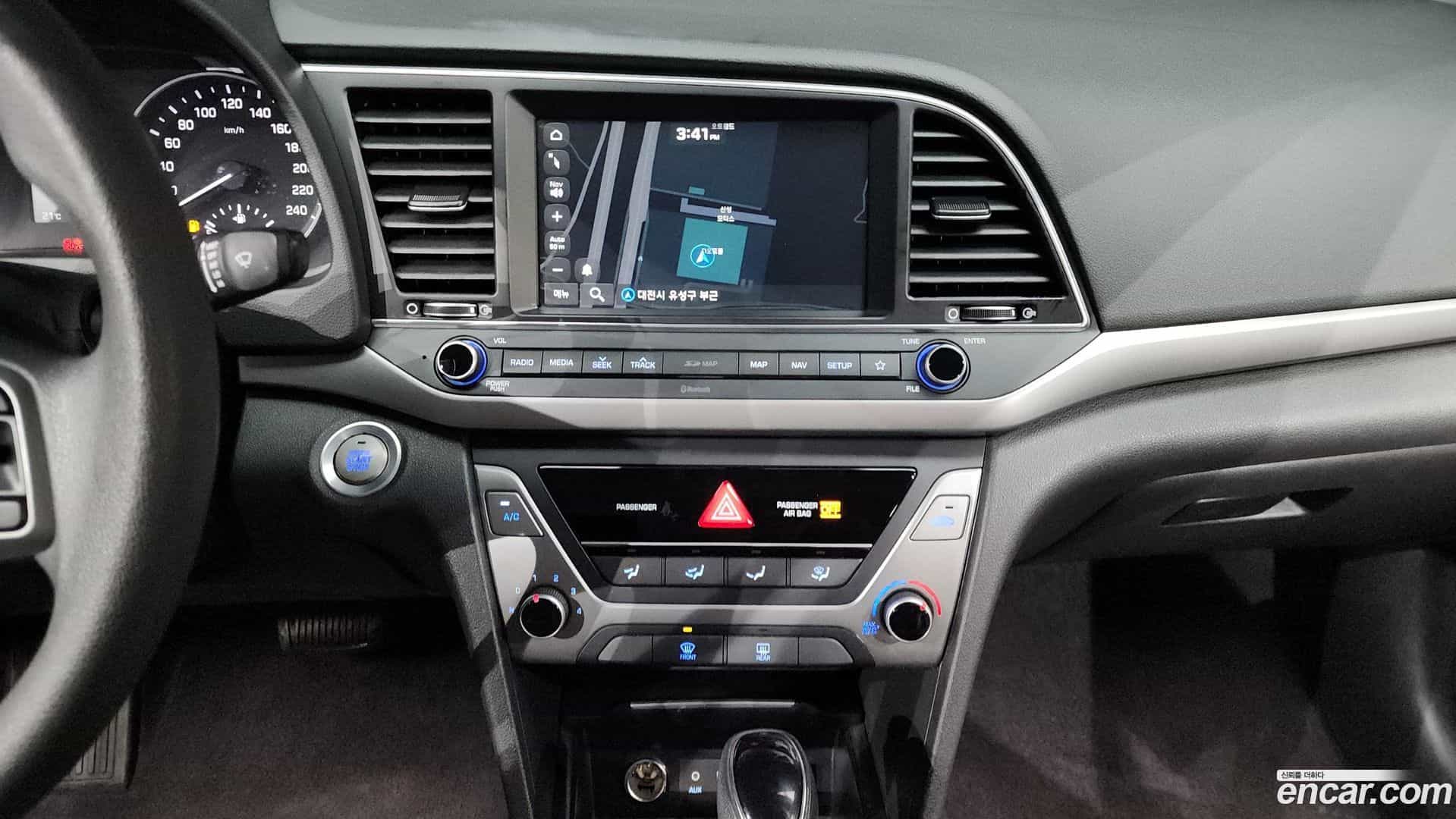 AVANTE Hyundai 2018.6-OPTION-018