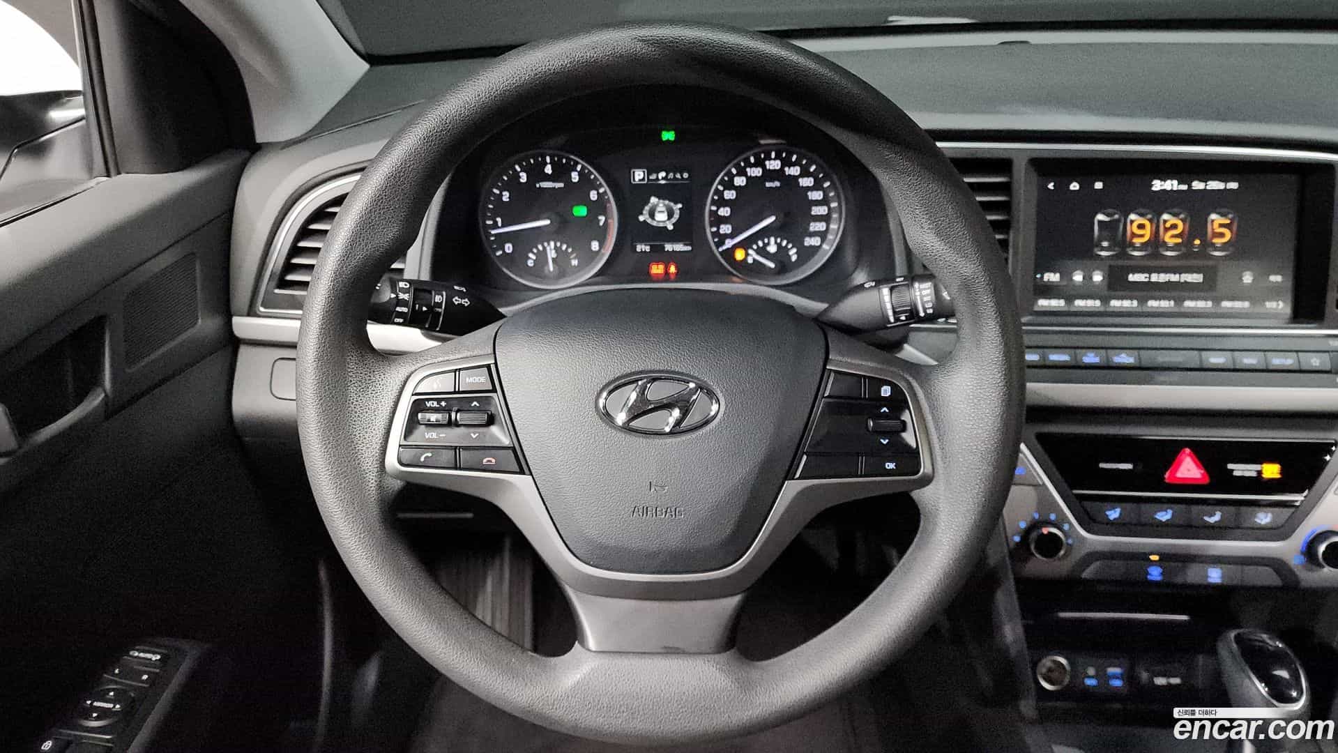 AVANTE Hyundai 2018.6-OPTION-019
