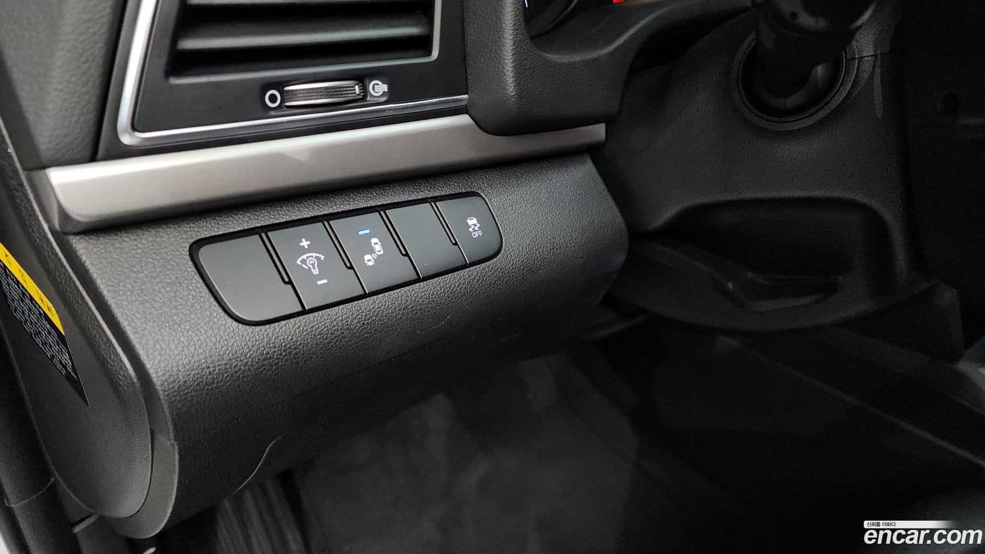 AVANTE Hyundai 2018.6-OPTION-023