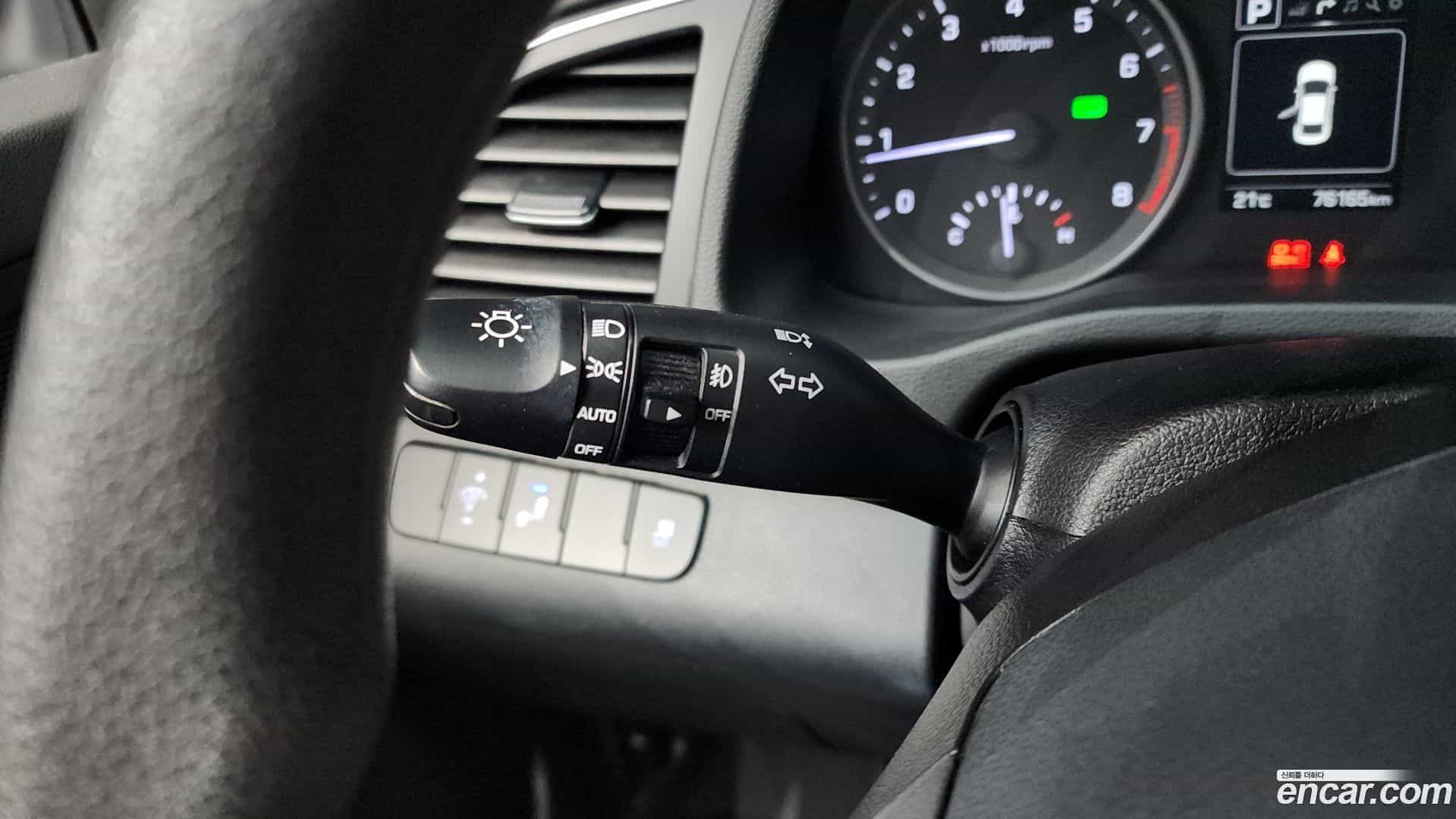 AVANTE Hyundai 2018.6-OPTION-040