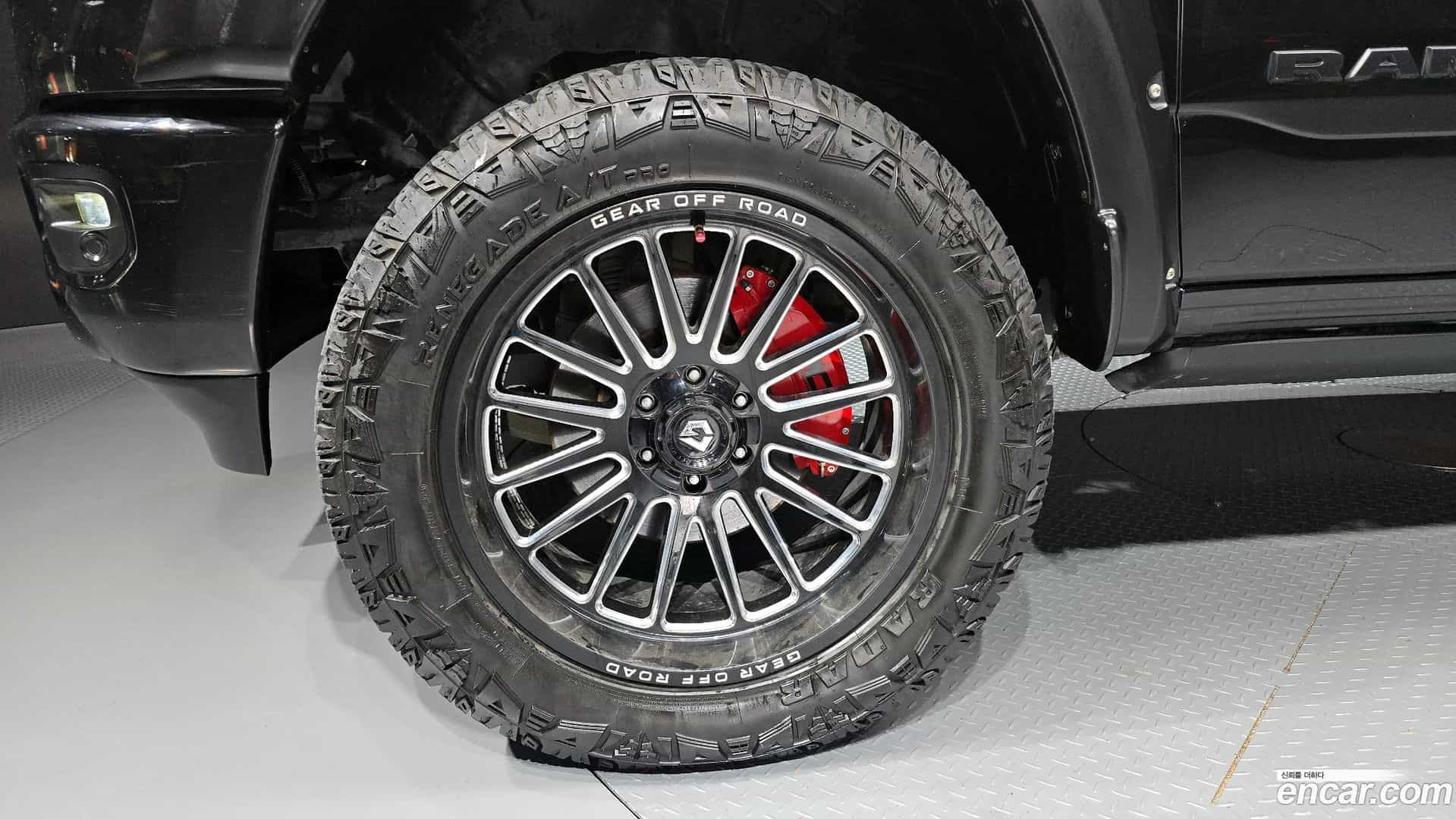 Ram Pick Up Dodge 2019.4-OUTER-005