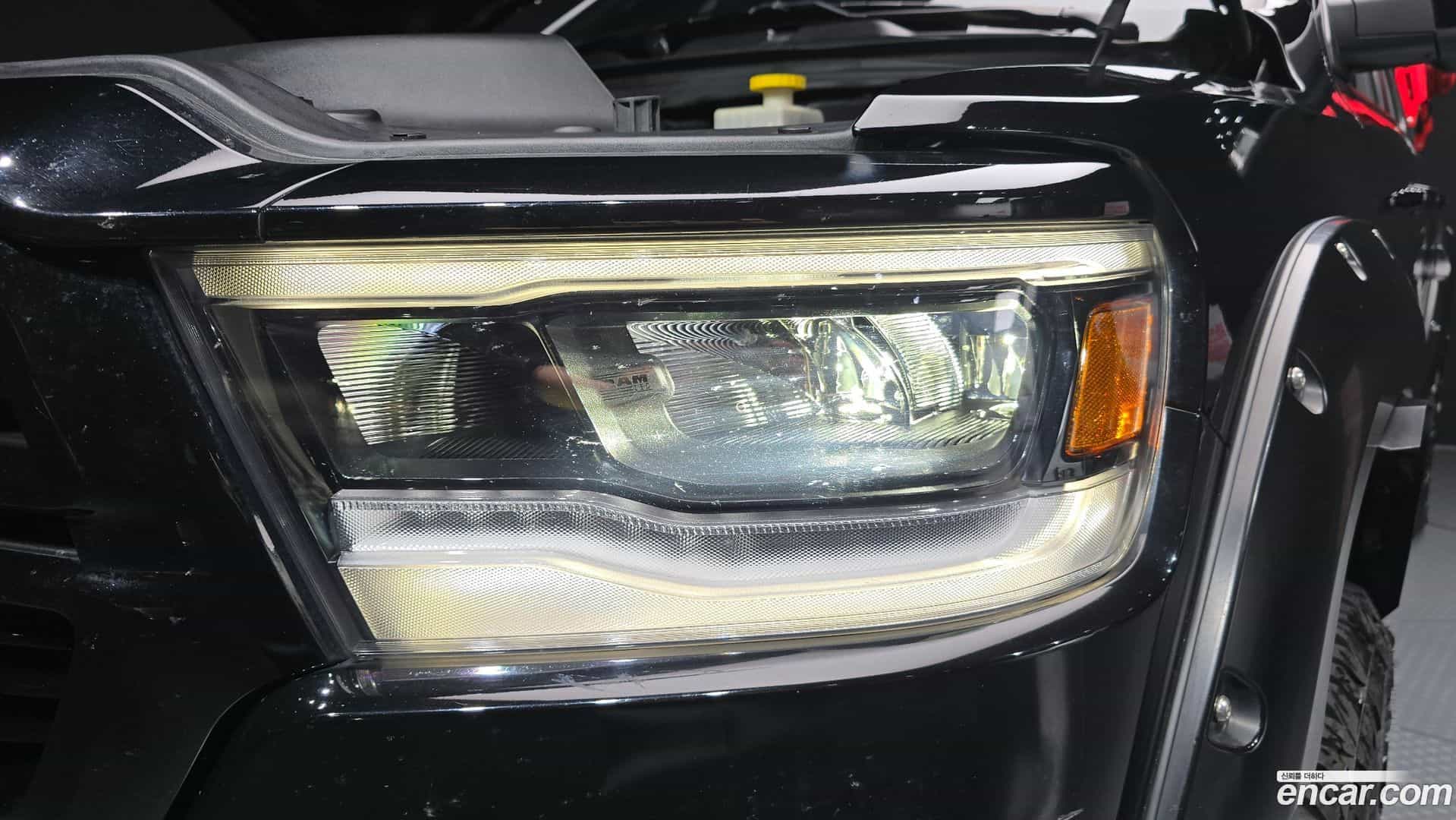 Ram Pick Up Dodge 2019.4-OUTER-032