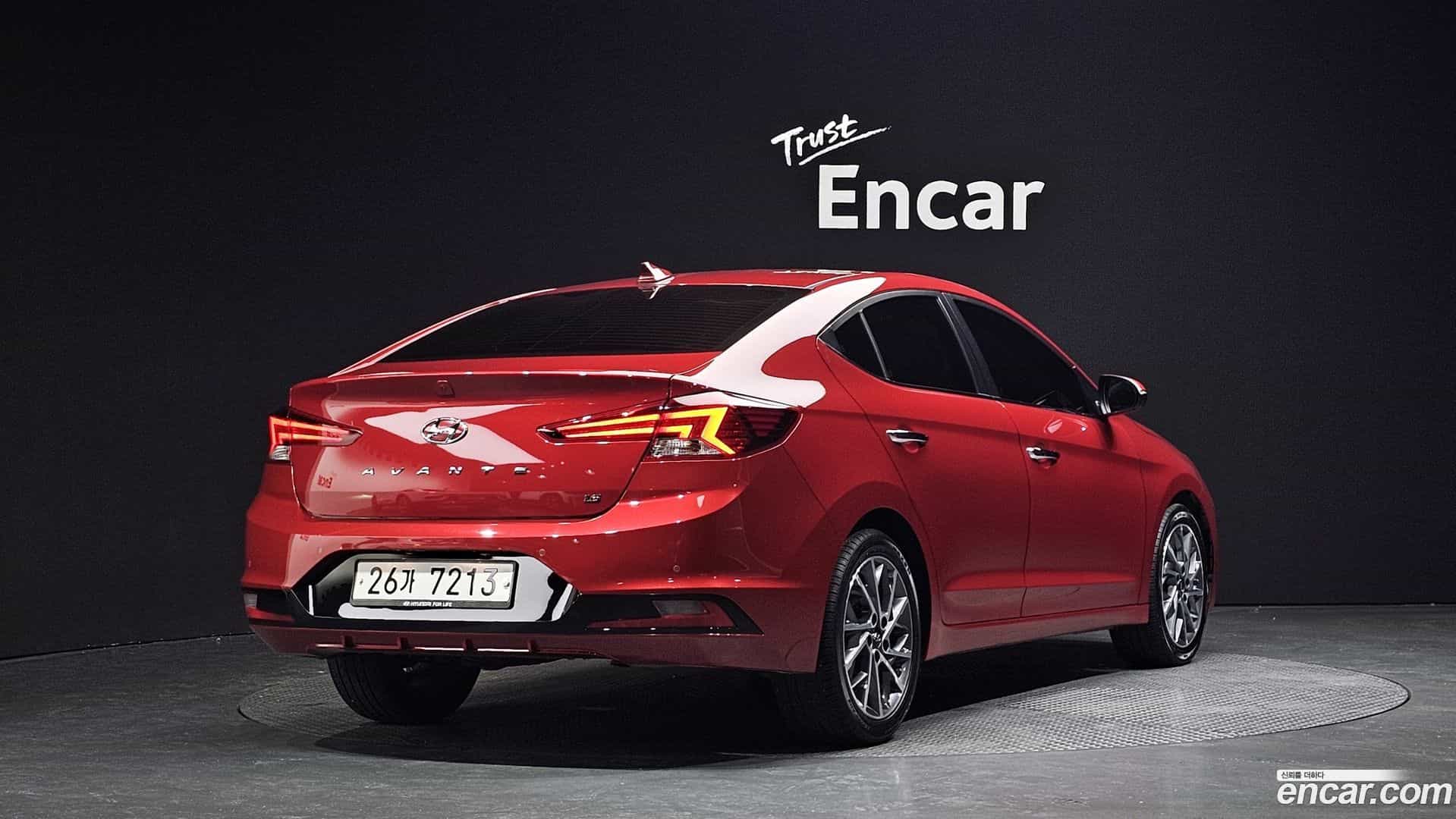 AVANTE Hyundai 2019.6-OUTER-002