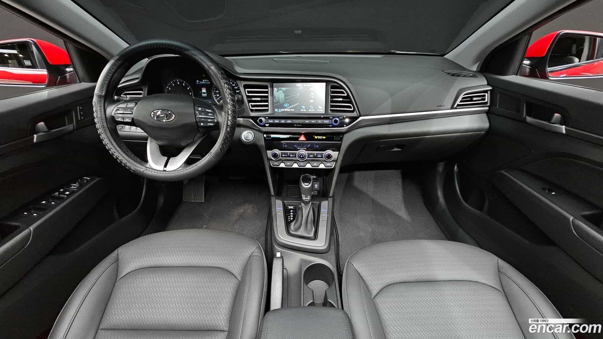AVANTE Hyundai 2019.6-INNER-007