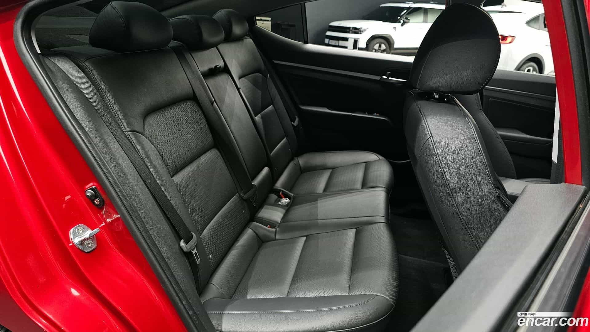 AVANTE Hyundai 2019.6-OPTION-015