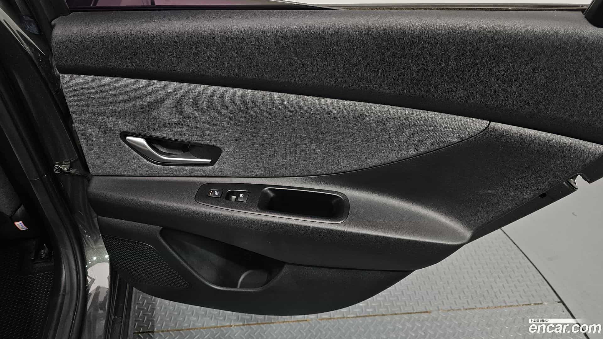 AVANTE Hyundai 2021.0-INNER-035