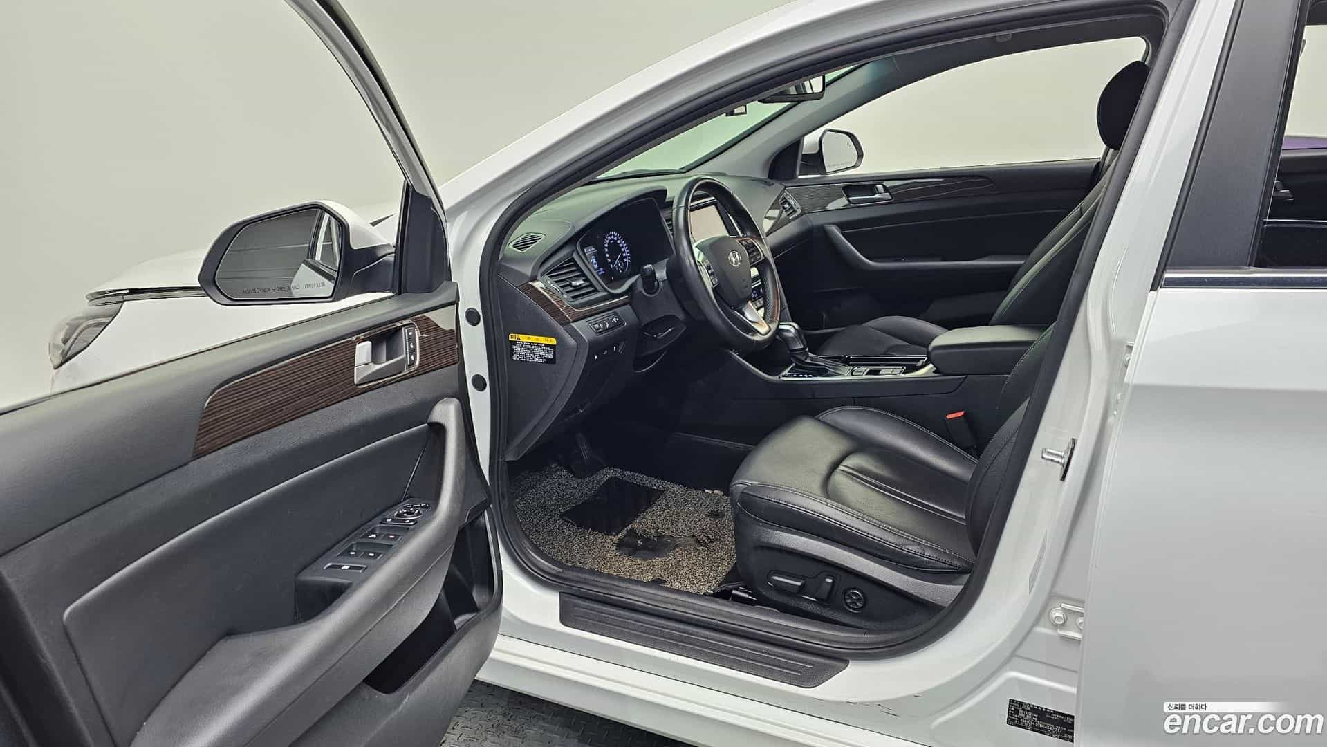 Sonata Hyundai 2019.1-INNER-010