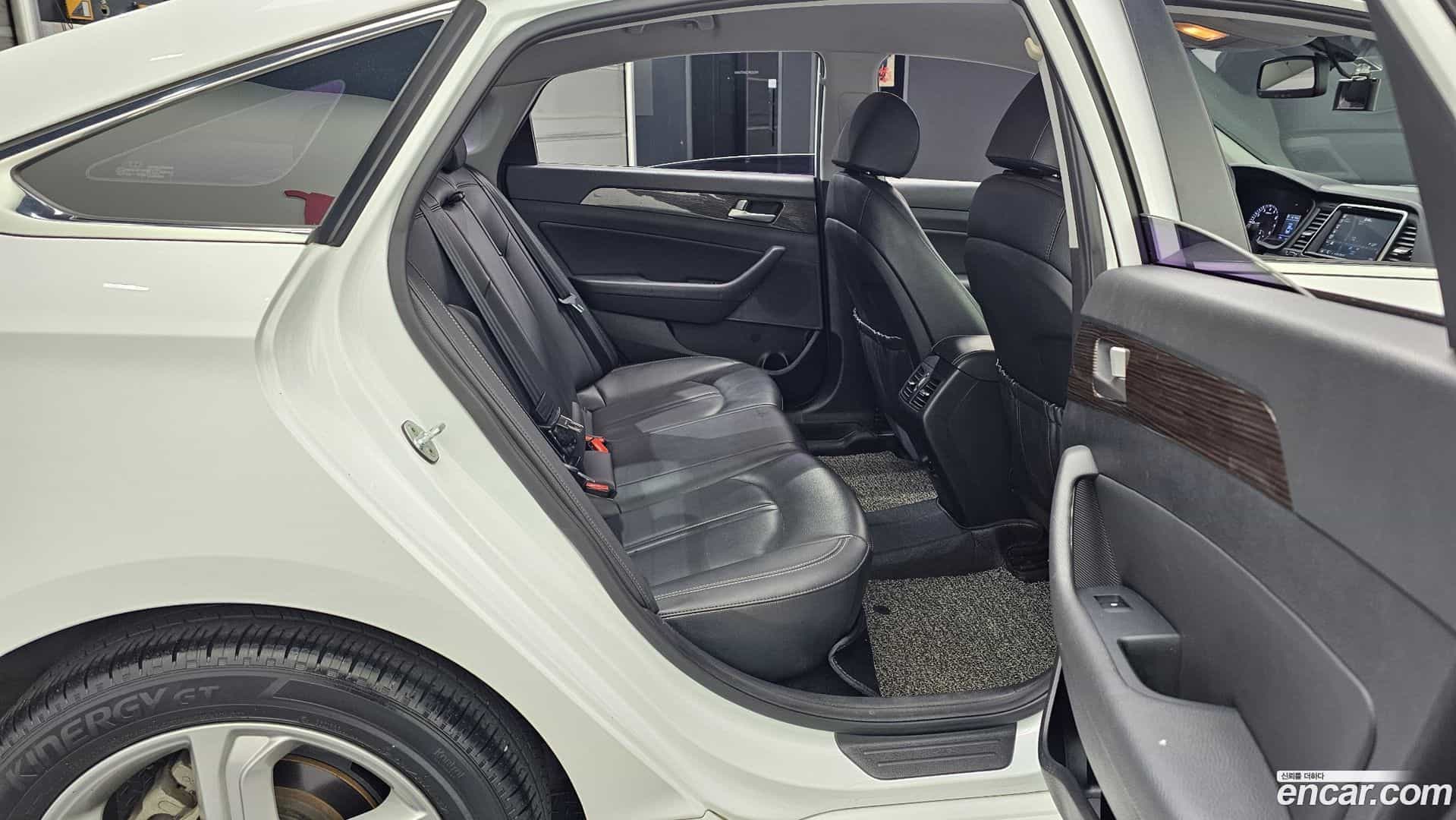 Sonata Hyundai 2019.1-OPTION-015