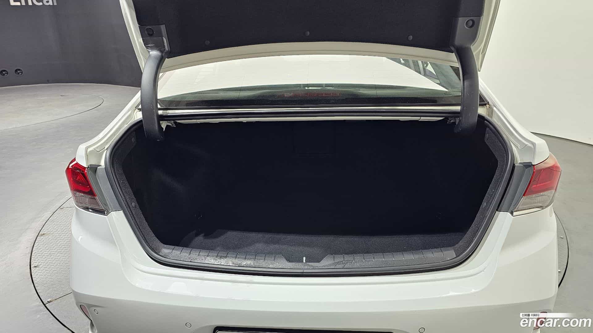 Sonata Hyundai 2019.1-OPTION-024