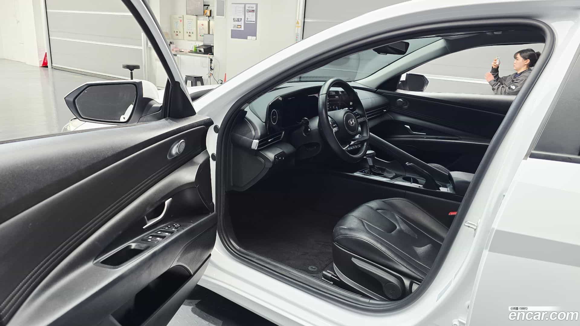AVANTE Hyundai 2021.10-INNER-010